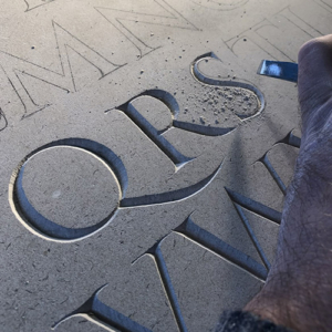 gravure-tombe-marbre-granit